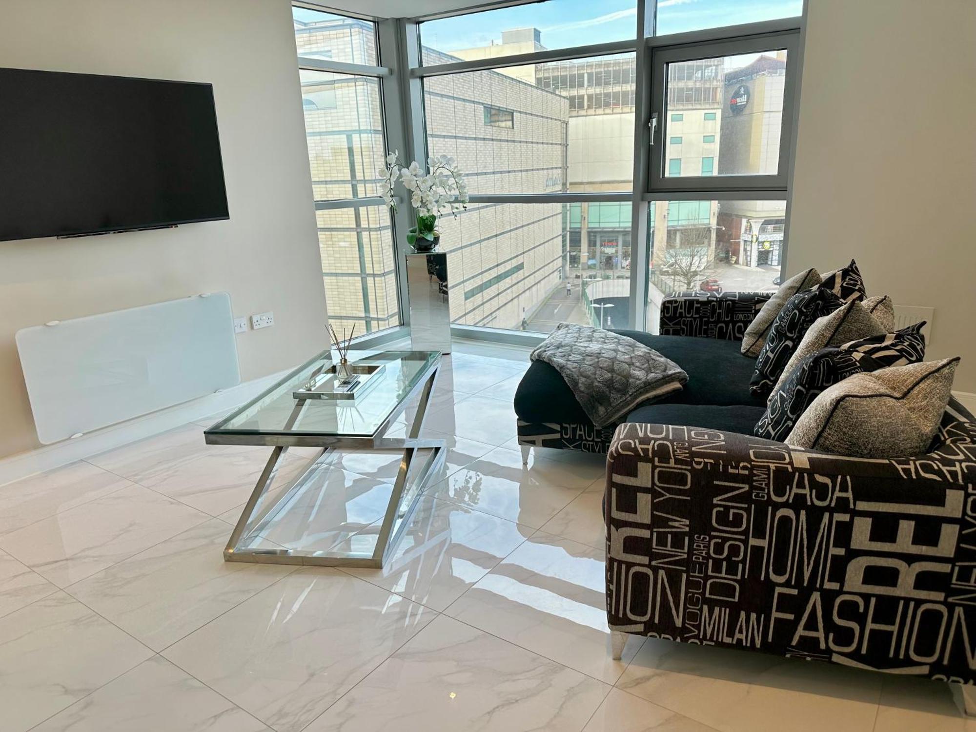 Superior Apartment In Cardiff City Centre Bagian luar foto