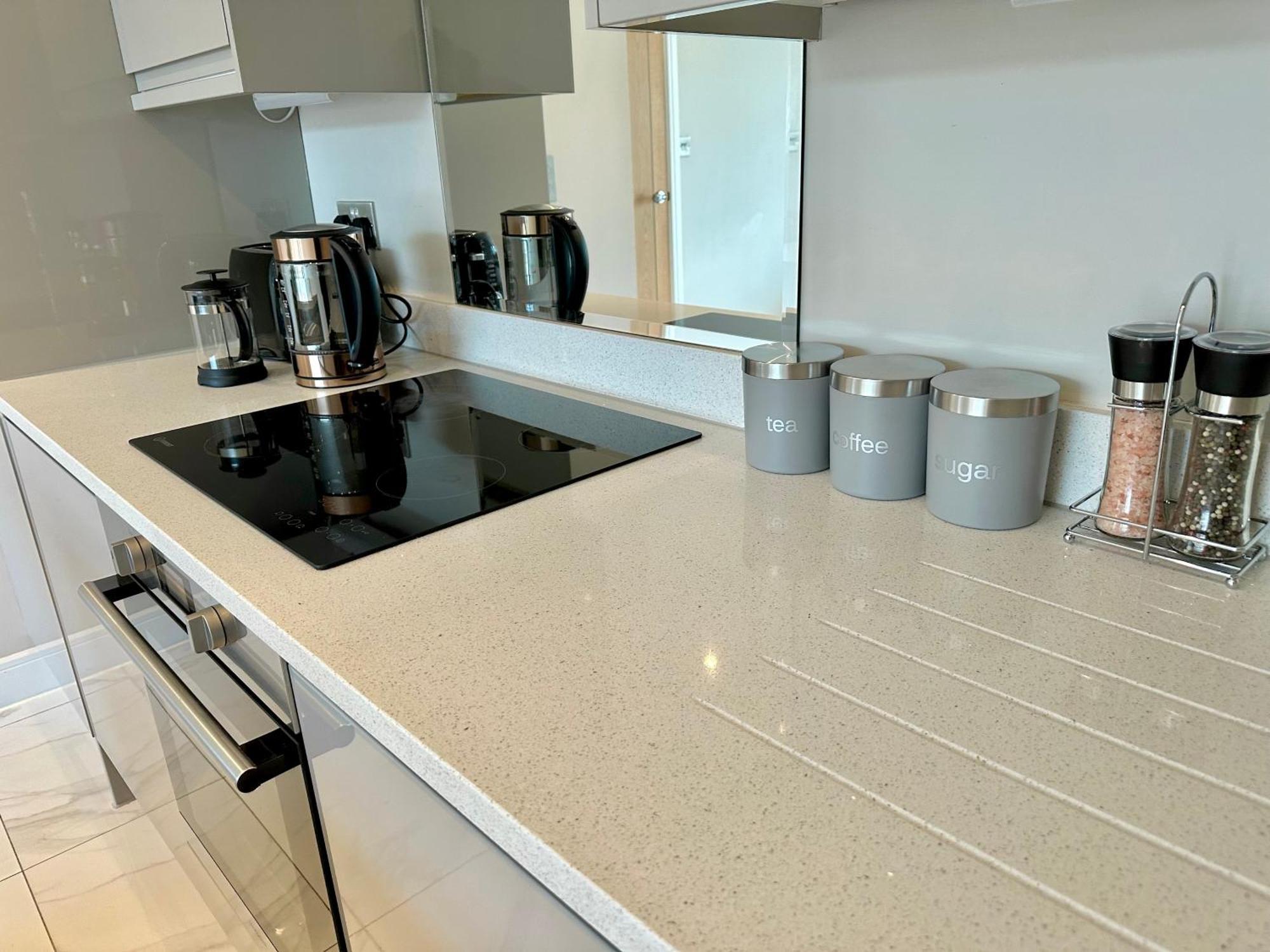 Superior Apartment In Cardiff City Centre Bagian luar foto