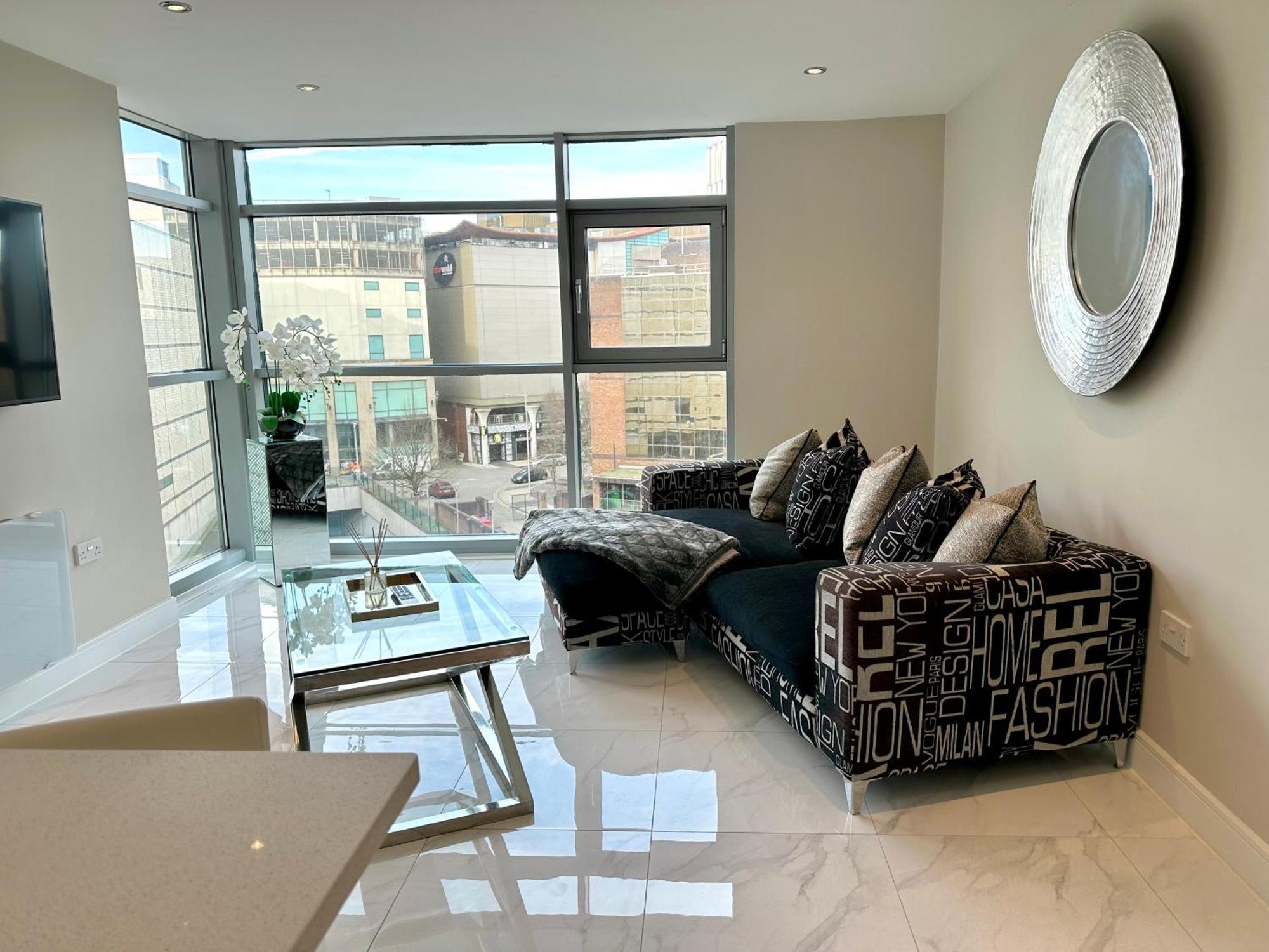 Superior Apartment In Cardiff City Centre Bagian luar foto
